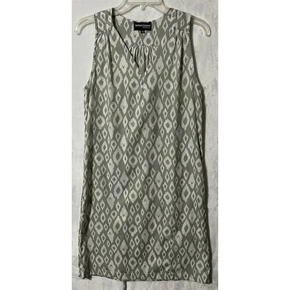 The Royal Standard Shift Dress Womens Size S Gray White Ikat V-Neck